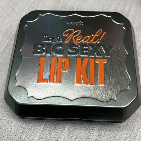 Benefit lip kit - Picture 3 of 5